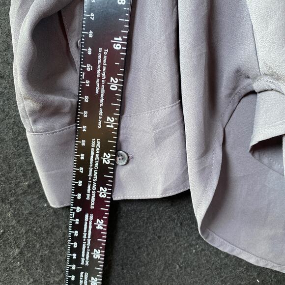 Express Womens Blouse Gray Zipper V Neck Roll Tab Sleeve Flowy Small - Picture 9 of 14